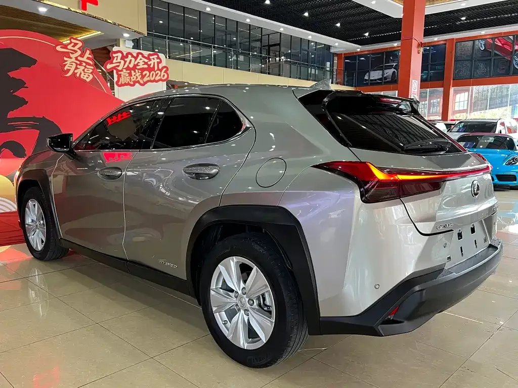 Lexus UX — фото 10