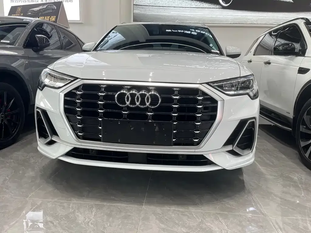 Audi Q3 2022 из CN, фото 2