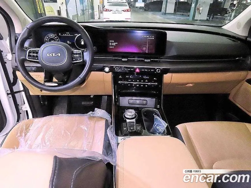 Kia Carnival — фото 10