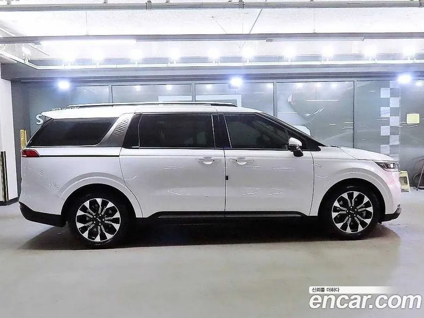 Kia Carnival — фото 2