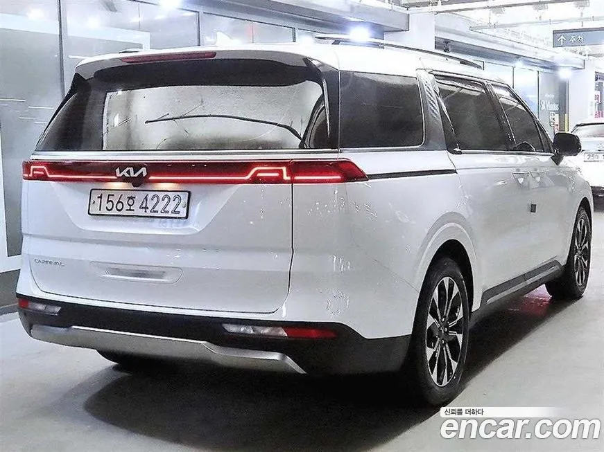 Kia Carnival — фото 9