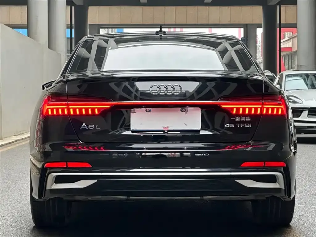 Audi A6L — фото 5