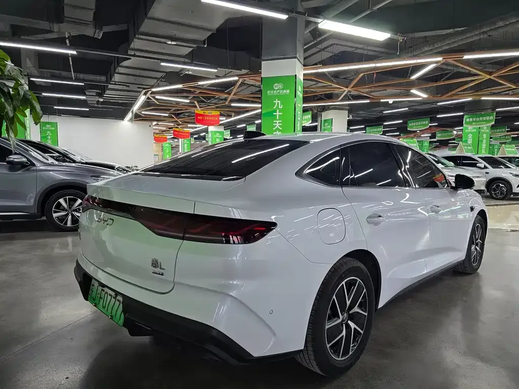 BYD Qin L — фото 9