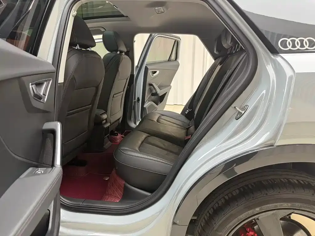 Audi Q2L 2023 из CN, фото 9