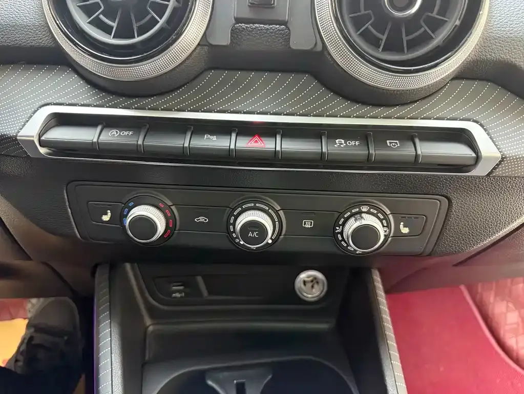 Audi Q2L 2023 из CN, фото 10