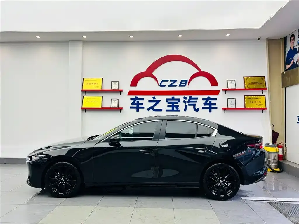 Mazda 3 Axela — фото 4