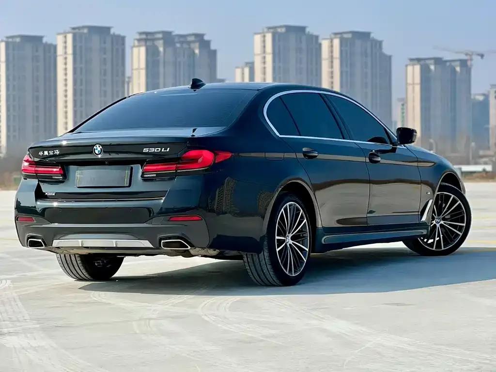 BMW 5 Series — фото 4