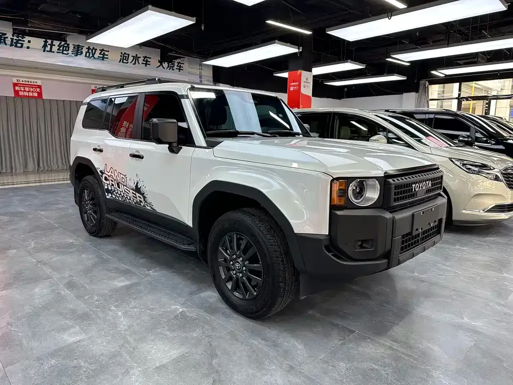 Toyota Prado 2024 из CN, фото 2