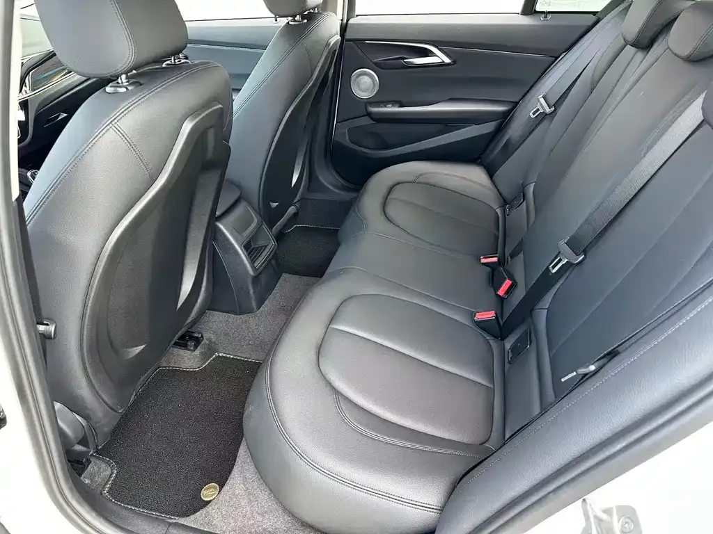 BMW 1 Series 2022 из CN, фото 3