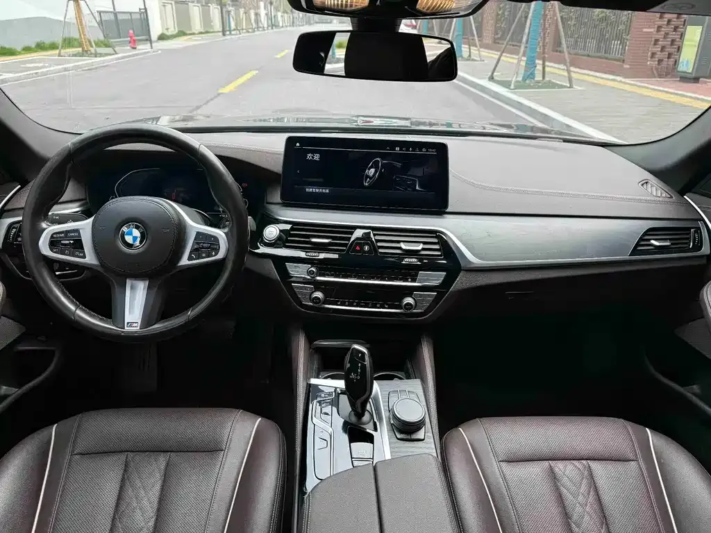 BMW 5 Series New Energy — фото 5