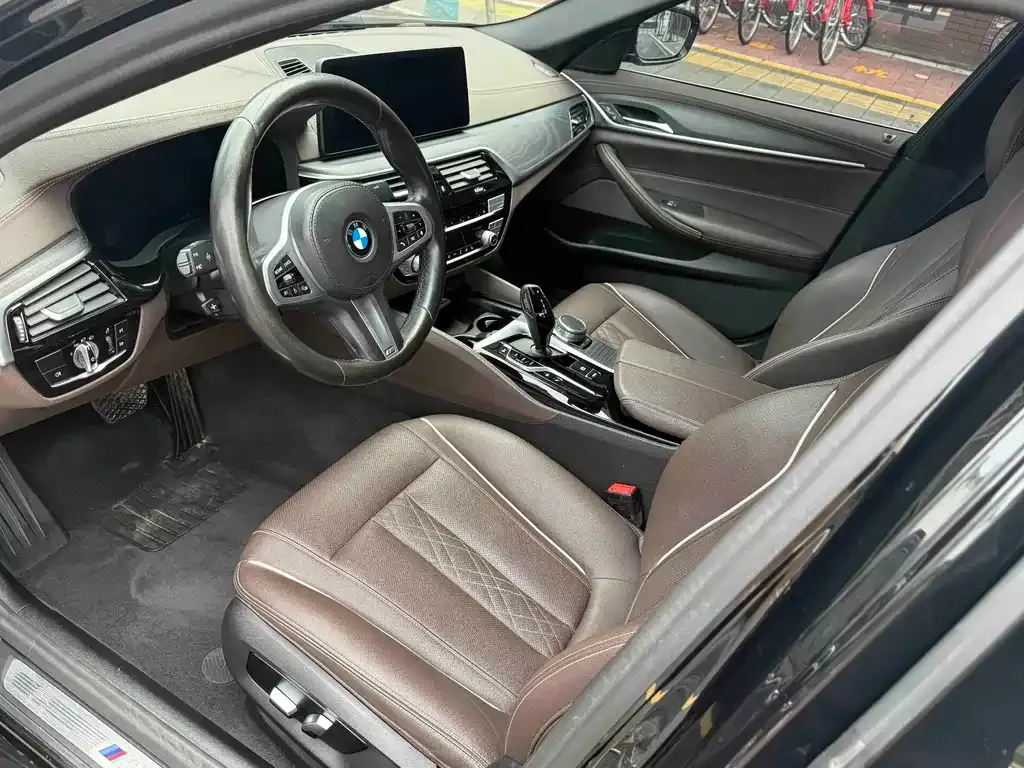 BMW 5 Series New Energy — фото 3