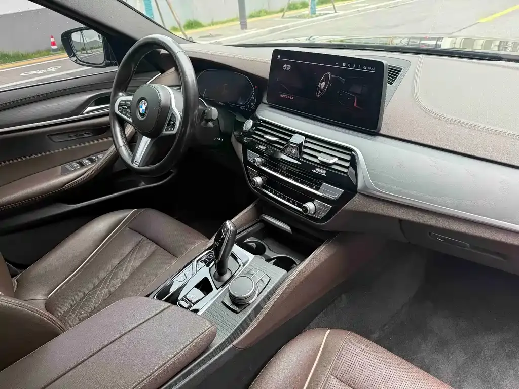 BMW 5 Series New Energy — фото 2