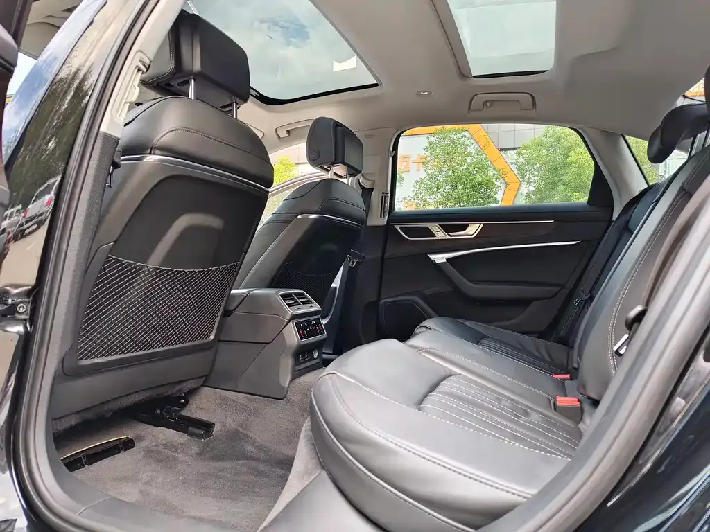 Audi A6L 2023 из CN, фото 10
