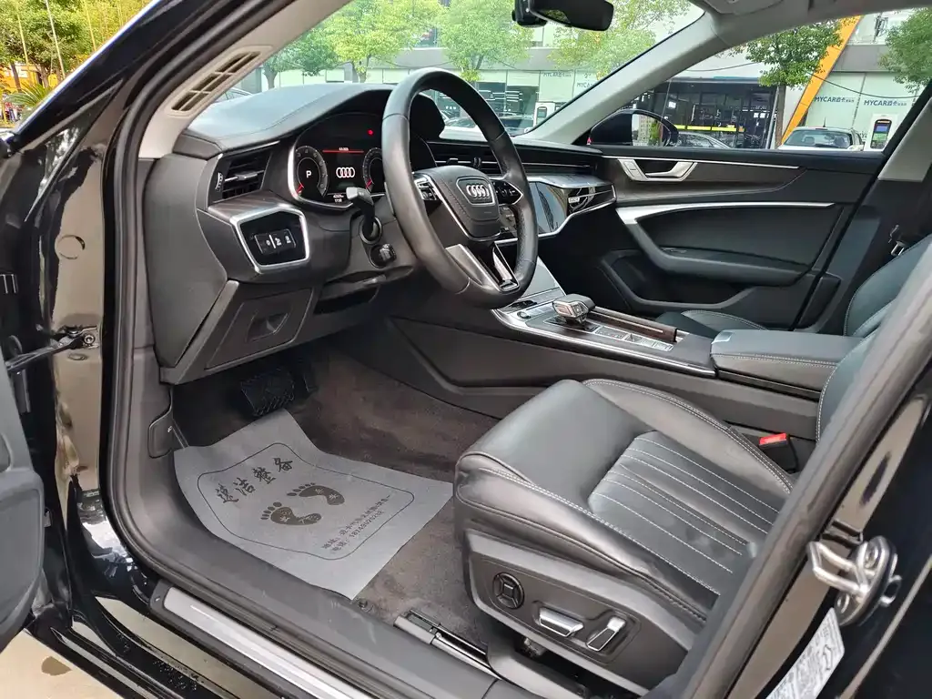 Audi A6L 2023 из CN, фото 4