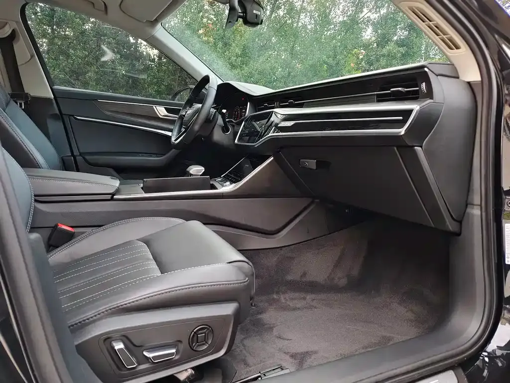 Audi A6L 2023 из CN, фото 8