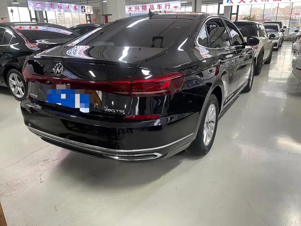 Volkswagen Passat — фото 6