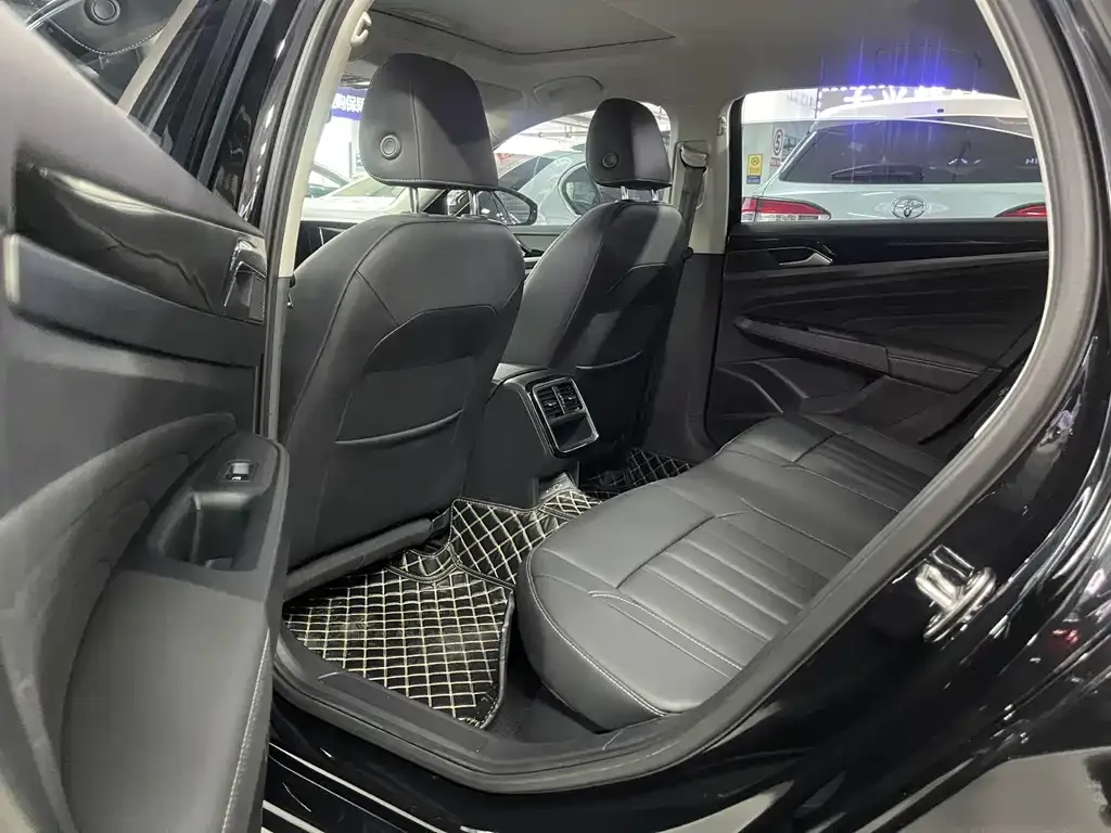 Volkswagen Passat — фото 5