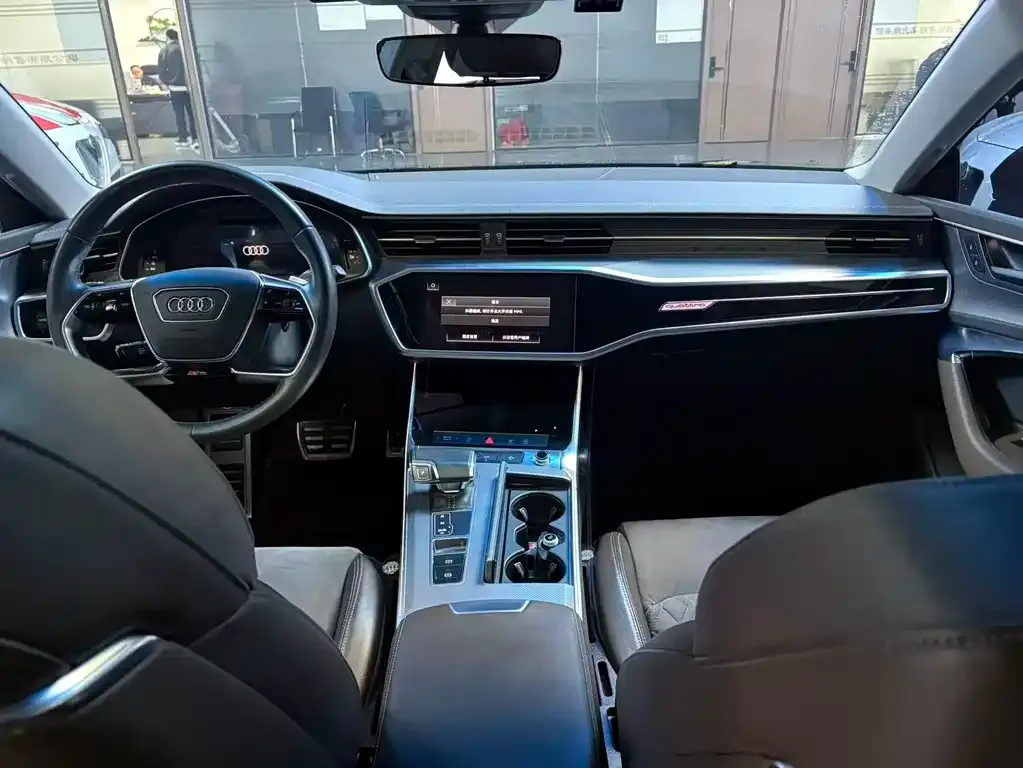 Audi A7L 2023 из CN, фото 5