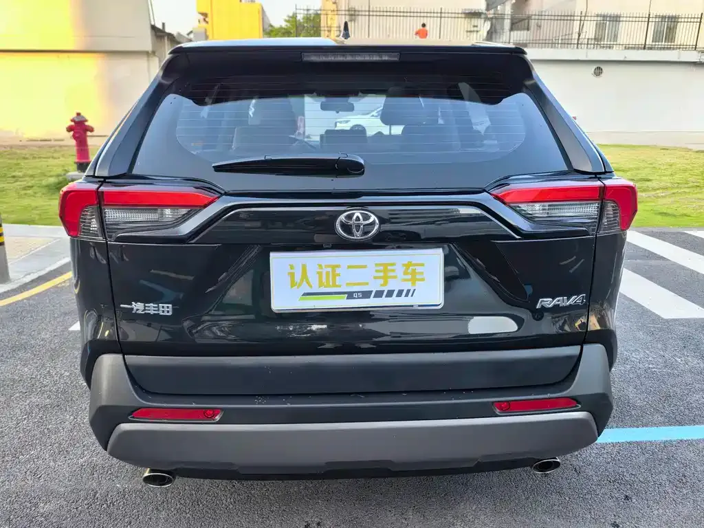 Toyota RAV4 2021 из CN, фото 2