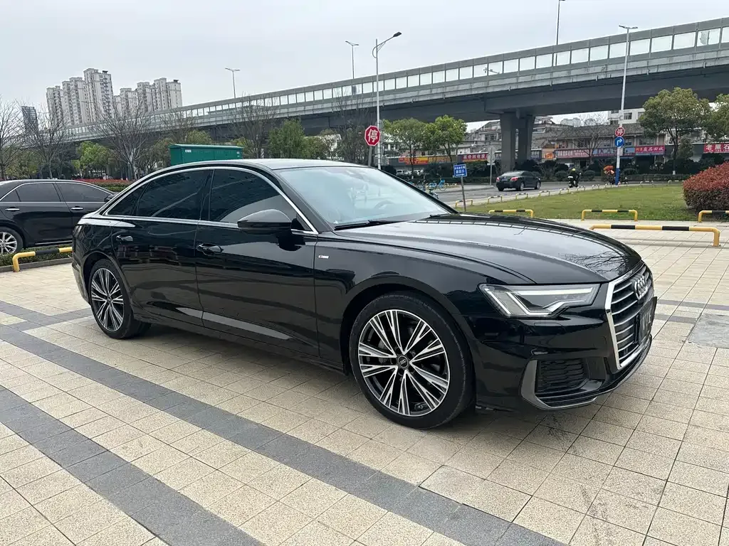 Audi A6L — фото 10