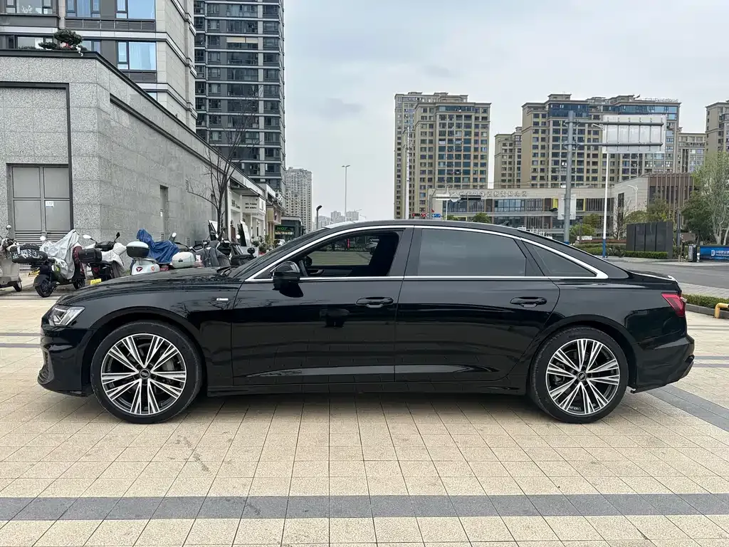 Audi A6L — фото 8