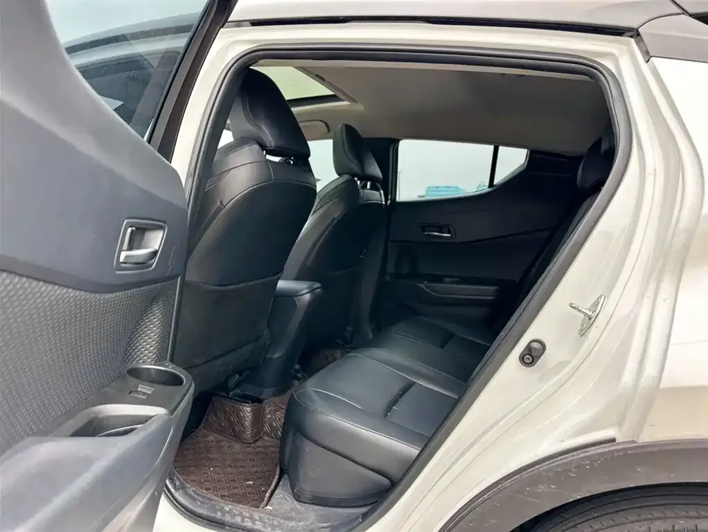Toyota C-HR 2022 из CN, фото 7