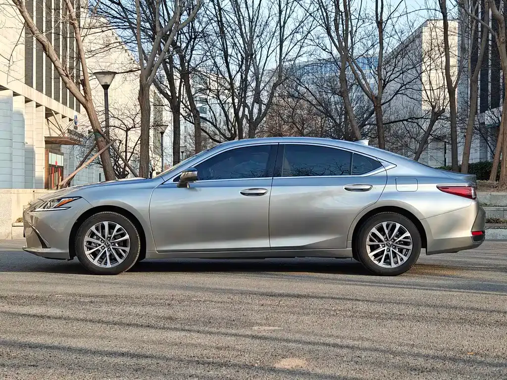 Lexus ES 2023 из CN, фото 9