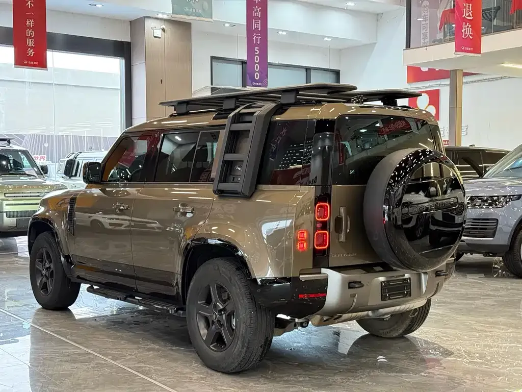 Land Rover Defender — фото 6