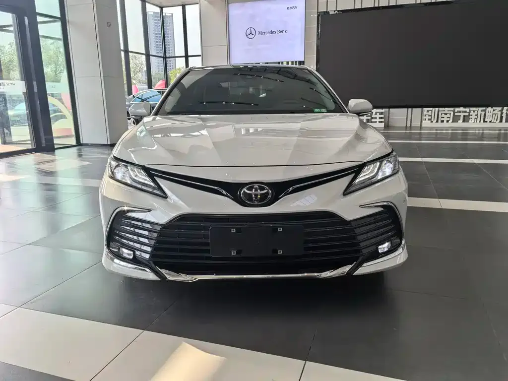 Toyota Camry 2023 из CN, фото 5