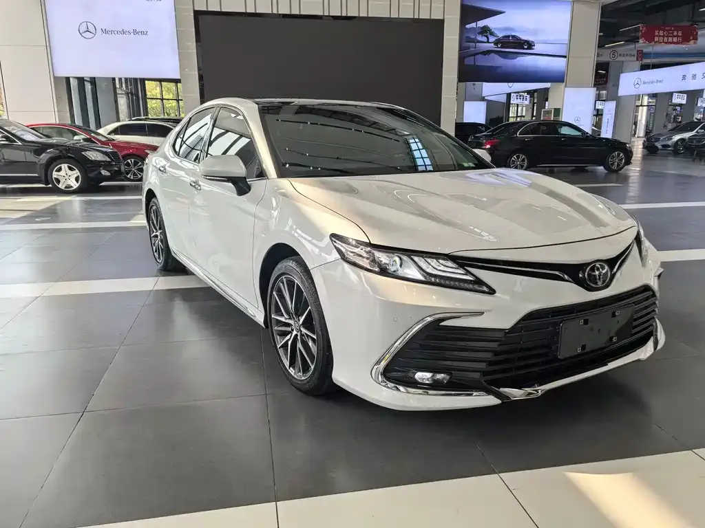 Toyota Camry 2023 из CN, фото 2
