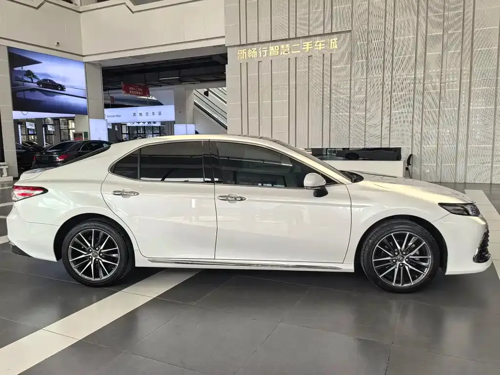 Toyota Camry 2023 из CN, фото 9