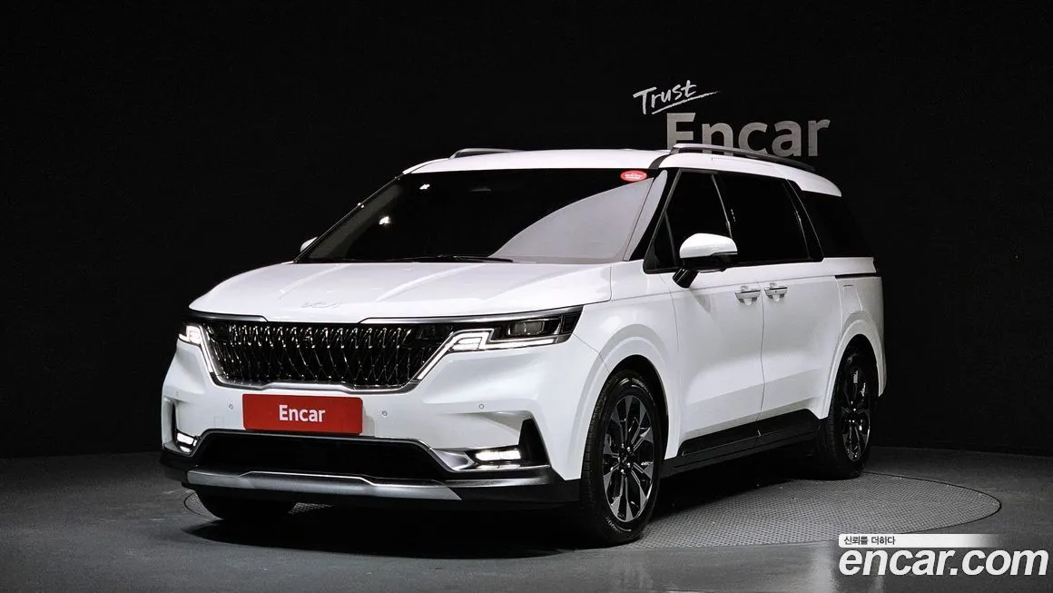 Kia Carnival — фото 1