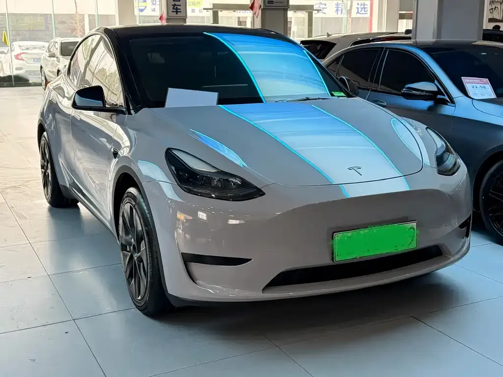 Tesla Model Y — фото 6