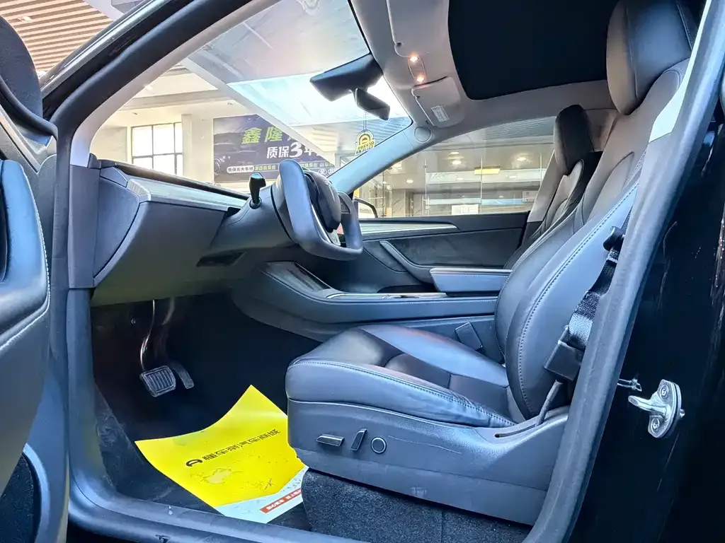Tesla Model Y — фото 4