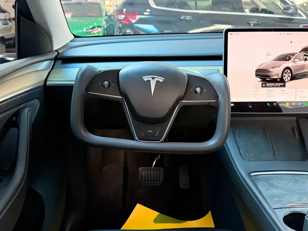 Tesla Model Y — фото 7
