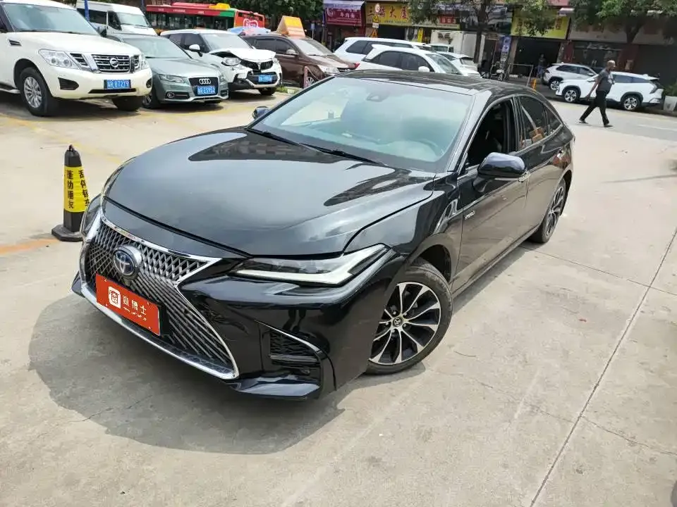 Toyota Avalon — фото 1