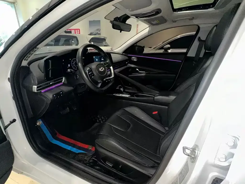 Hyundai Elantra 2021 из CN, фото 10