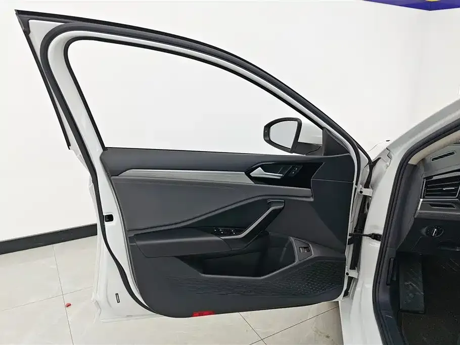 Volkswagen Sagitar 2022 из CN, фото 6