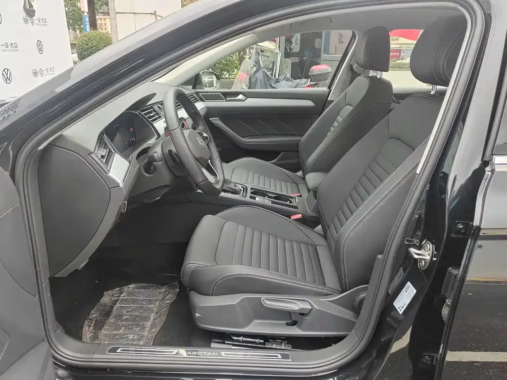Volkswagen Magotan 2024 из CN, фото 8