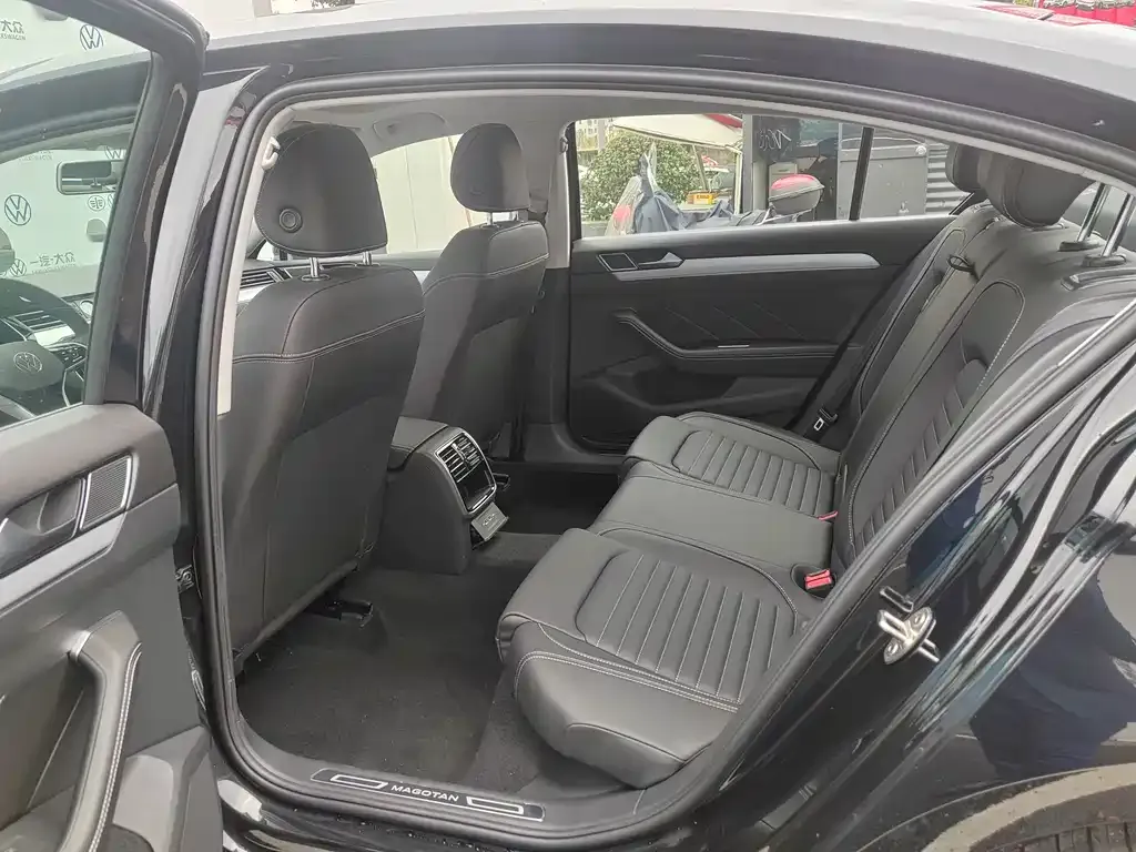 Volkswagen Magotan 2024 из CN, фото 5