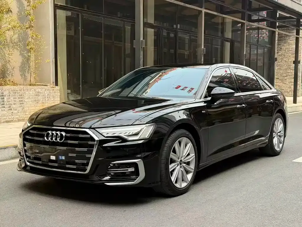 Audi A6L — фото 1