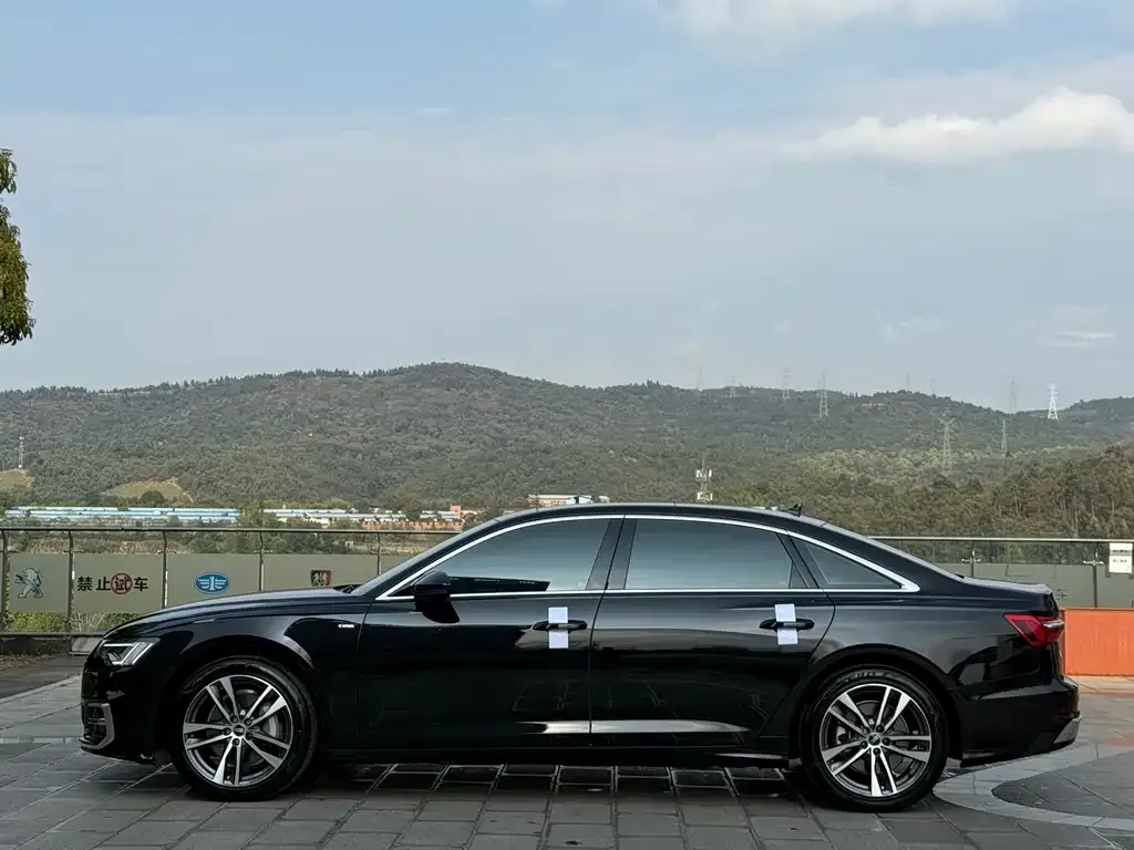 Audi A6L — фото 2