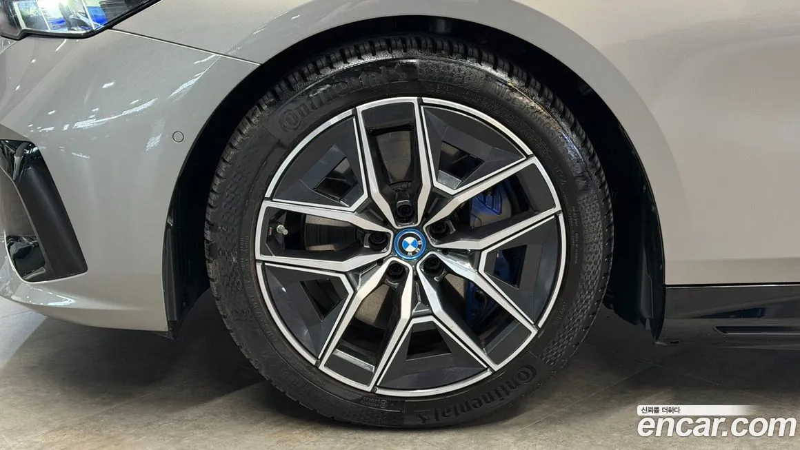 BMW i5 — фото 7