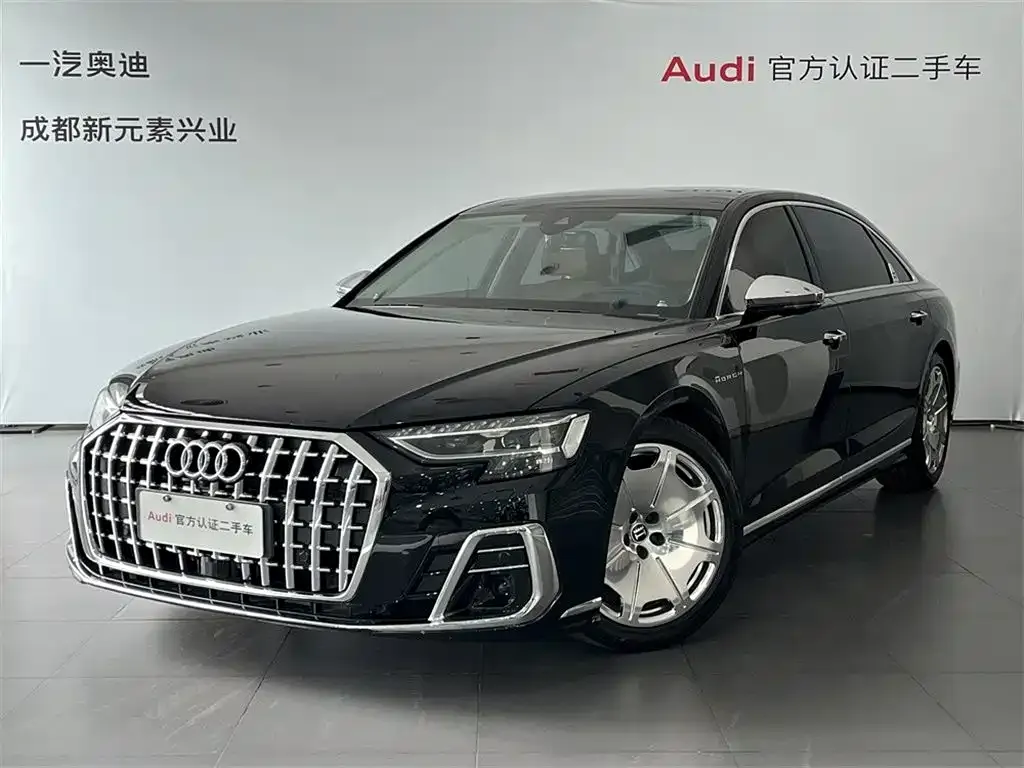 Audi A8 — фото 1