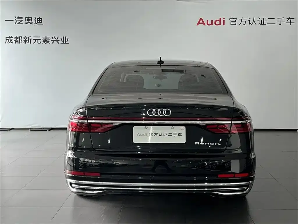 Audi A8 — фото 2