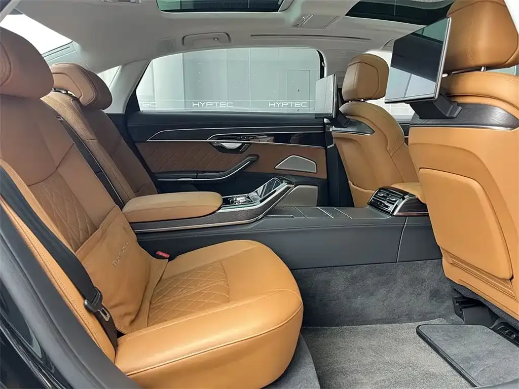 Audi A8 — фото 6