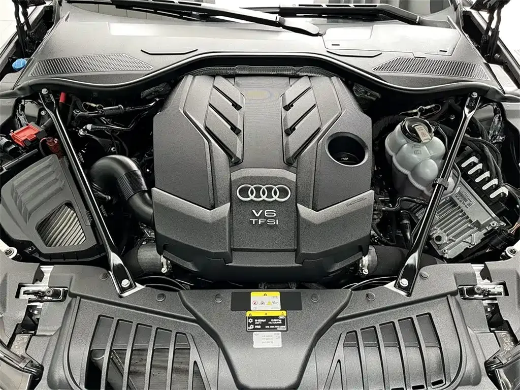 Audi A8 — фото 10