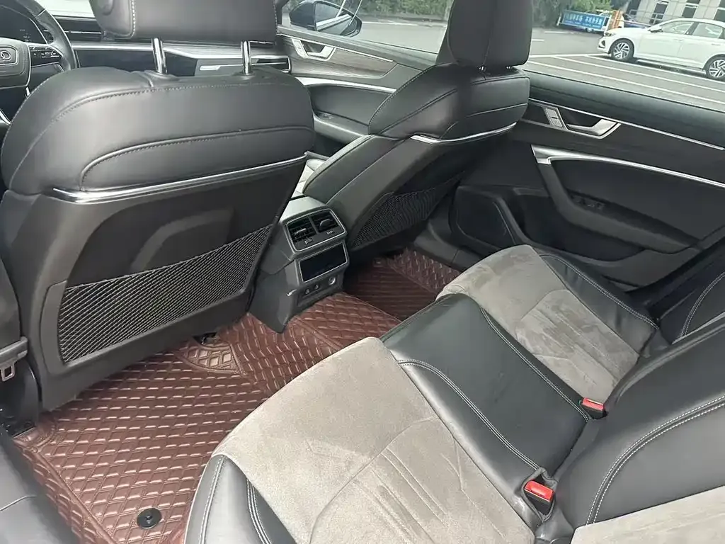 Audi A6L 2024 из CN, фото 3