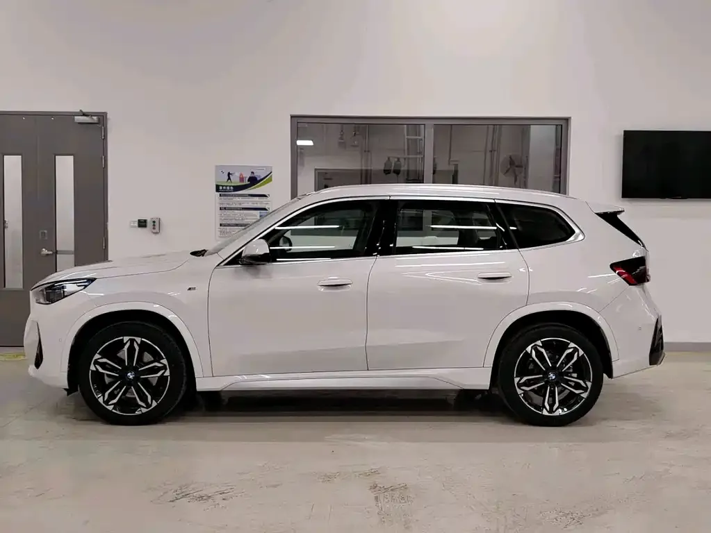 BMW X1 2025 из CN, фото 8