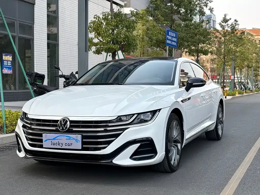 Volkswagen CC 2023 из CN, фото 1